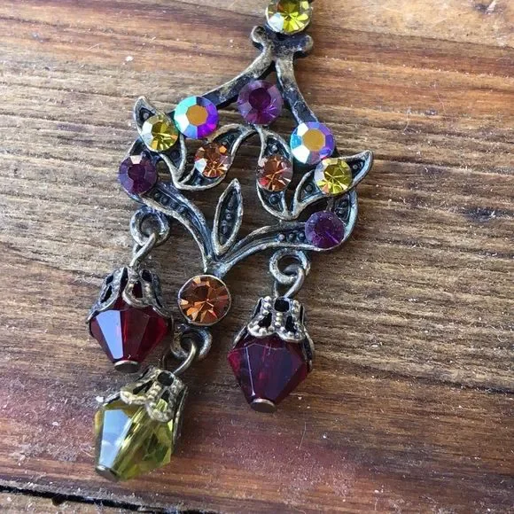ANTHROPOLOGIE Purple & Deep Red Antique Gold Tone Chandelier Drop Earrings! EUC - Picture 5 of 9